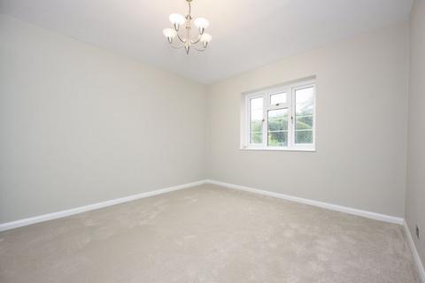 3 bedroom apartment for sale, Arlington Lodge Weybridge.