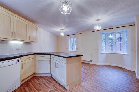 3 bedroom semi-detached house to rent, Lattimore Road, Stratford-upon-Avon