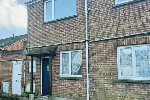 3 bedroom terraced house to rent, High Street, Ryde