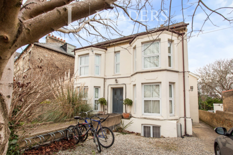 1 bedroom in a house share to rent, Milton Road, CB4