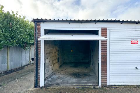 Garage to rent, Avery Lane