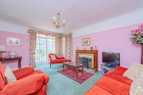 Brynglas Dinbren Road, Llangollen, LL20 8TF
