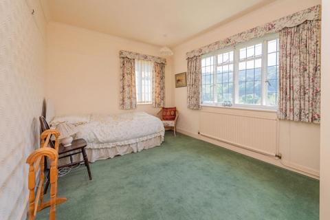 Brynglas Dinbren Road, Llangollen, LL20 8TF