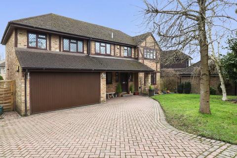 9 Newark Road, Windlesham, GU20 6NE