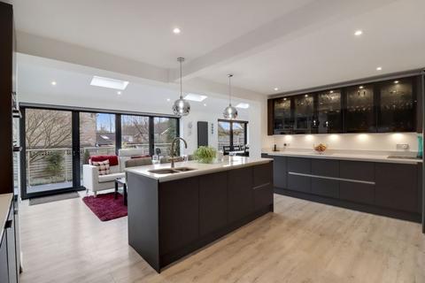 9 Newark Road, Windlesham, GU20 6NE