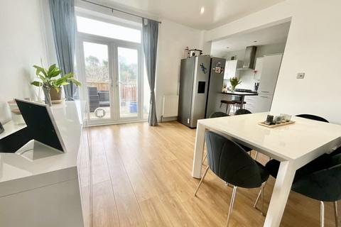 15 Covena Road, Bournemouth, BH6 5LN