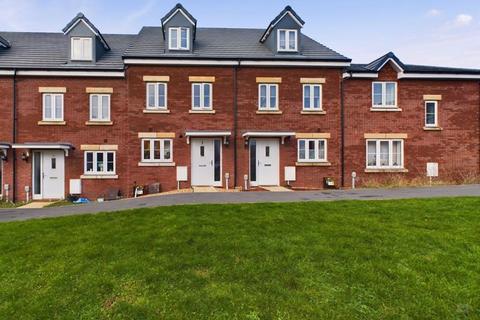 3 bedroom townhouse for sale, 40 Kingfisher Drive, Houndstone, West Yeovil