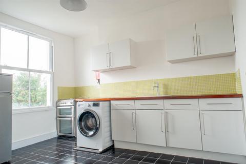 2 bedroom flat for sale, Woodstock Road, Finsbury Park