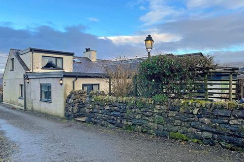 4 bedroom semi-detached house for sale, Tan Y Bwlch, Mynydd Llandygai, Bangor, Gwynedd, LL57