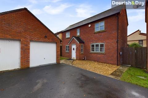 4 bedroom detached house for sale, Dunstone Court, Market Drayton TF9