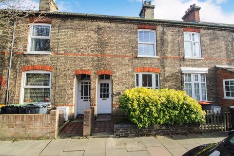 2 bedroom terraced house to rent, Bower Street, Bedford MK40