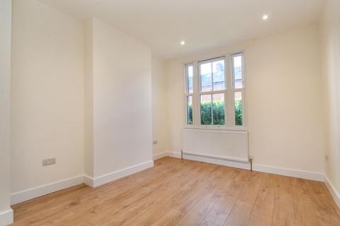 2 bedroom terraced house to rent, Bower Street, Bedford MK40