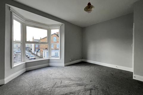 2 bedroom maisonette to rent, Murchison Street, Scarborough