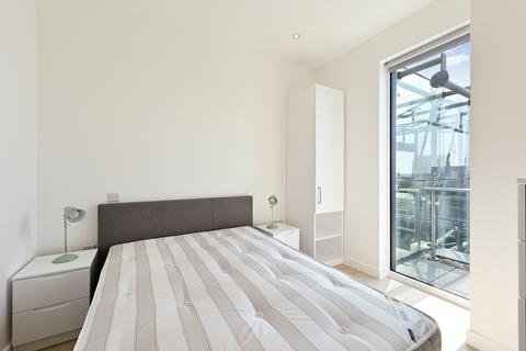 1 bedroom flat to rent, The Solarium, Apt Parkview, Great West Road, Brentford, TW8