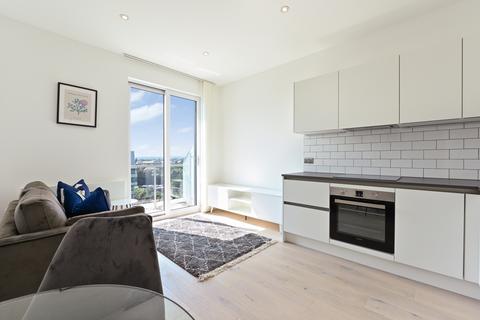 1 bedroom flat to rent, The Solarium, Apt Parkview, Great West Road, Brentford, TW8