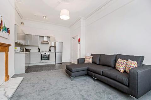 3 bedroom flat to rent, West Savile Terrace, Edinburgh, EH9