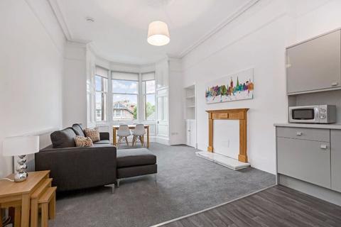 3 bedroom flat to rent, West Savile Terrace, Edinburgh, EH9