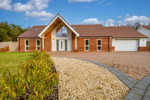 3 bedroom bungalow for sale, Manor Gardens, Hackmans Gate DY9