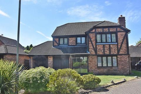 4 bedroom detached house for sale, Kipings, Tadworth, Surrey. KT20