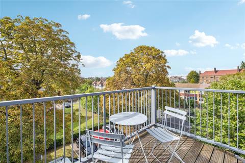 2 bedroom apartment to rent, London SW12