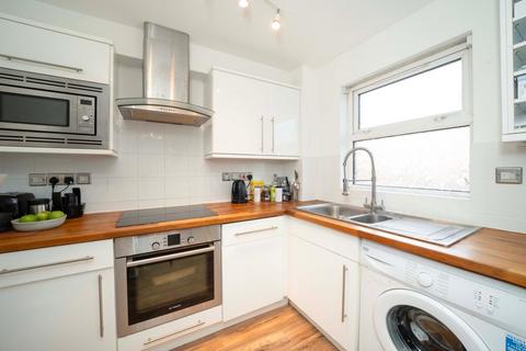 1 bedroom apartment for sale, London W4