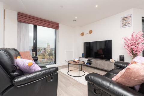 2 bedroom flat for sale, Whiffens Avenue, Chatham, Kent