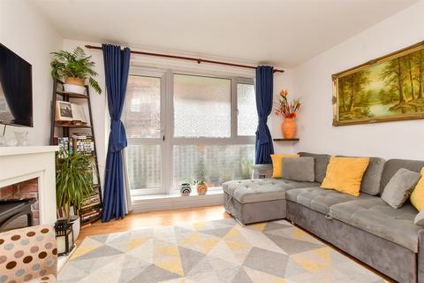 2 bedroom flat for sale, Brighton Road, Sutton, Surrey