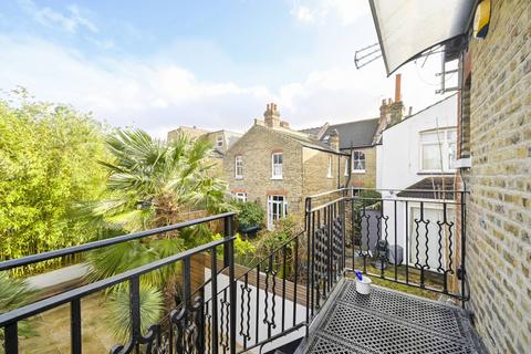 3 bedroom flat to rent, Lucien Road, Furzedown, London, SW17