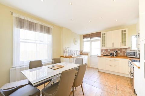 3 bedroom flat to rent, Lucien Road, Furzedown, London, SW17