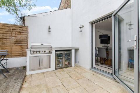 4 bedroom terraced house to rent, Selkirk Road, Tooting, London, SW17