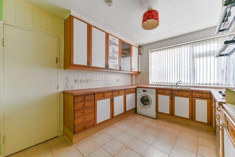 2 bedroom flat for sale, St Helens Crescent, Norbury, London, SW16