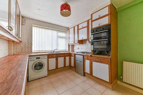 2 bedroom flat for sale, St Helens Crescent, Norbury, London, SW16