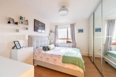 2 bedroom flat for sale, Plough Close, Kensal Green, London, NW10