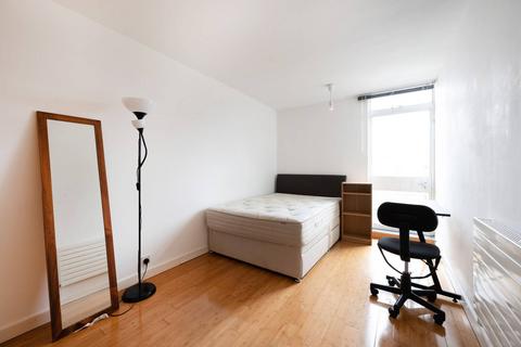 2 bedroom flat to rent, Foundling Court, Bloomsbury, London, WC1N