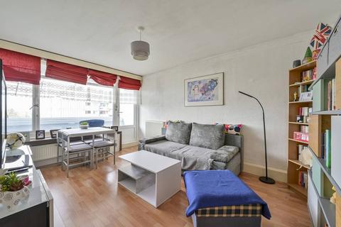 1 bedroom flat for sale, Tangley Grove, Putney, London, SW15