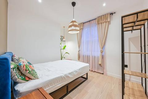 1 bedroom flat for sale, London E3