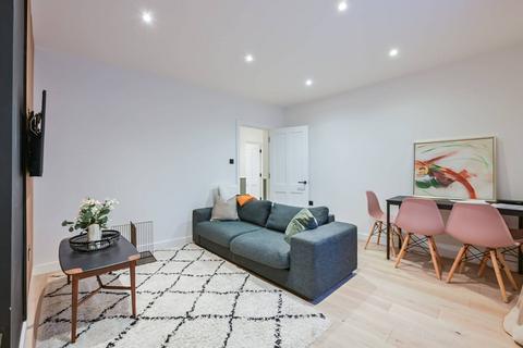 1 bedroom flat for sale, London E3