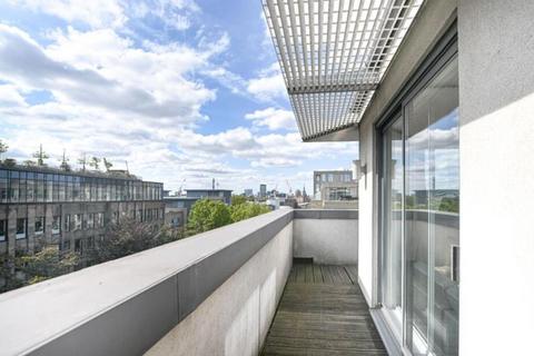 3 bedroom apartment to rent, 124 Pentonville Road, London, N1 9FH