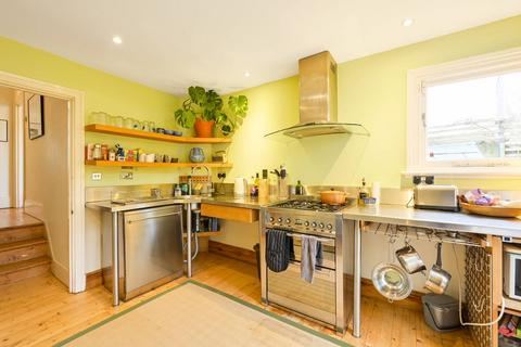 3 bedroom terraced house for sale, Tasman Road, Clapham North, London, SW9