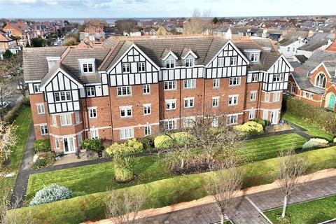 2 bedroom apartment for sale, Market Street, Hoylake, Wirral, Merseyside, CH47