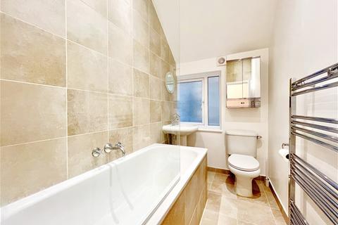 3 bedroom flat to rent, Ornan Road, Belsize Park