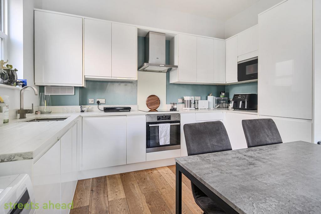 Apartment in London - View 3