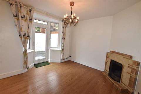 3 bedroom semi-detached house to rent, Northwood Avenue, Purley, CR8