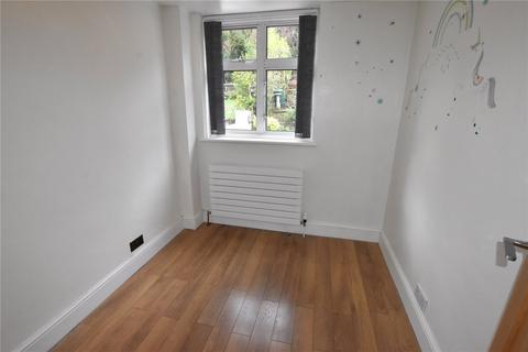 3 bedroom semi-detached house to rent, Northwood Avenue, Purley, CR8