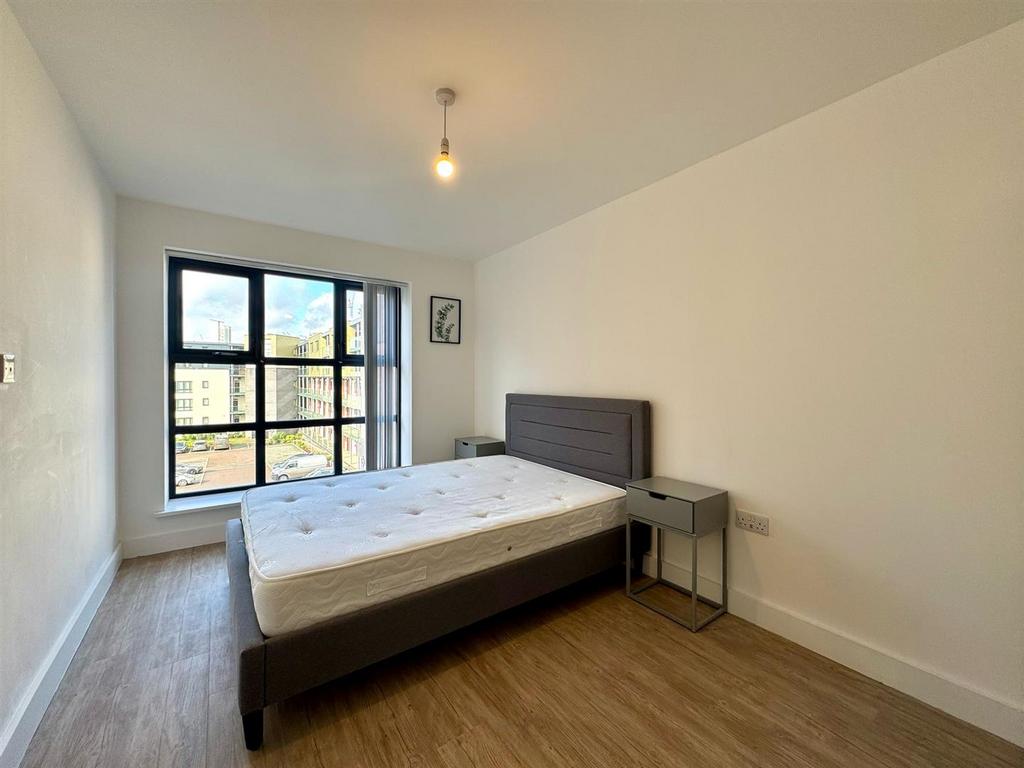 Second bedroom pic 1.jpeg