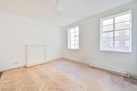 Studio to rent, Hamlet Gardens, Hammersmith, London, W6