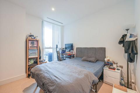 2 bedroom flat to rent, Maine Tower, Canary Wharf, London, E14