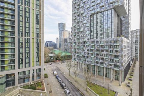 2 bedroom flat to rent, Maine Tower, Canary Wharf, London, E14