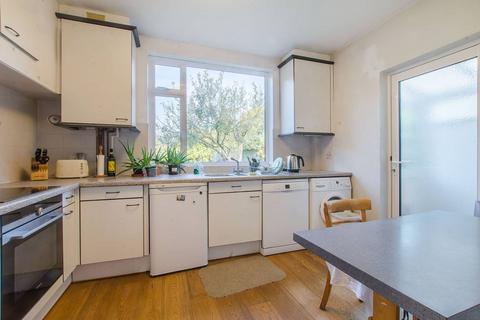 42 The Mead, Beckenham, BR3 5PF