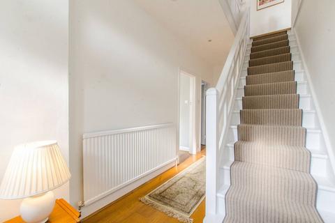 42 The Mead, Beckenham, BR3 5PF